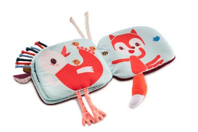 ¿Quién está escondido detrás de Rosalia?